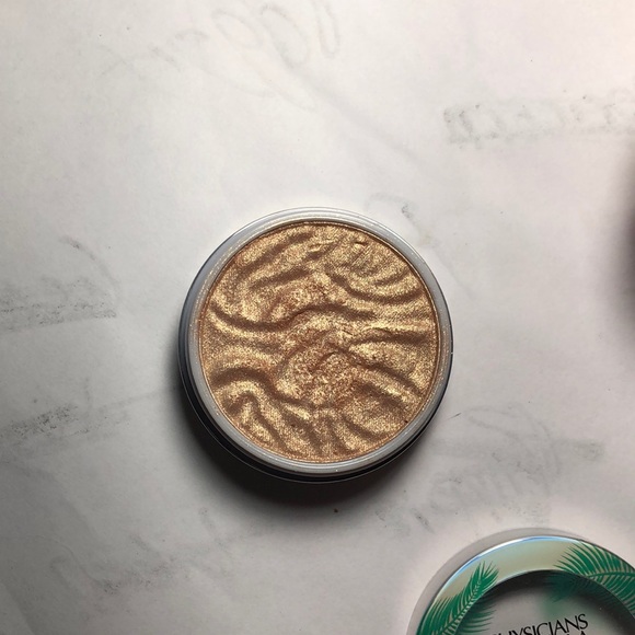 Butter Highlighter - Picture 4 of 4